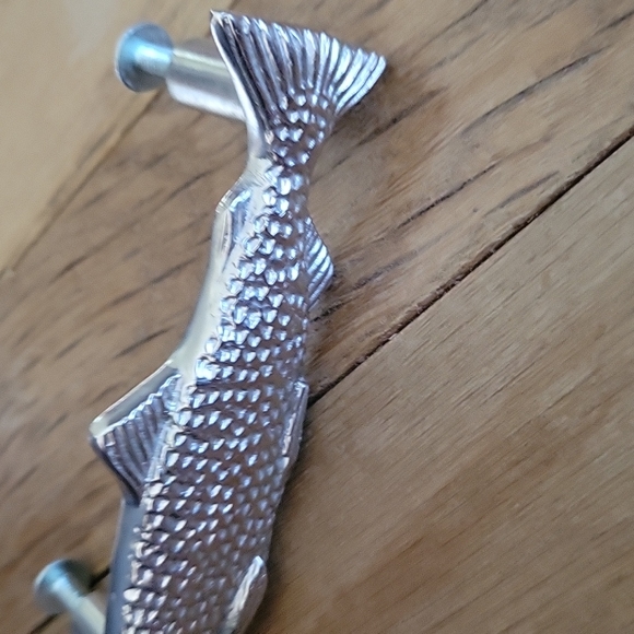 Pewter Fish 🐟 Drawer Pull - Picture 3 of 4